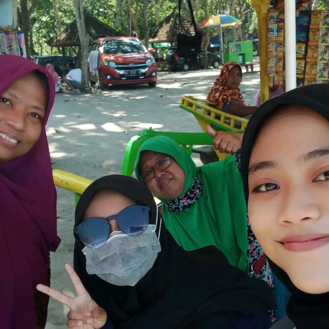 Pesona Pantai Papuma, Tempat Melepas Penat di Jember